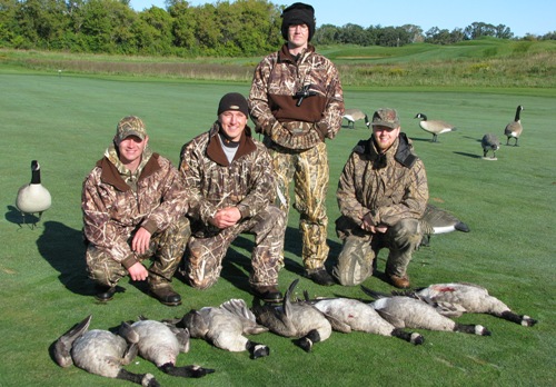 Hunting Guide Service: Spring Snow Goose, Canada Goose, & Duck Hunts, FIRST  FLIGHT FINISHERS in Minnesota, South Dakota, & Missouri hunting pictures